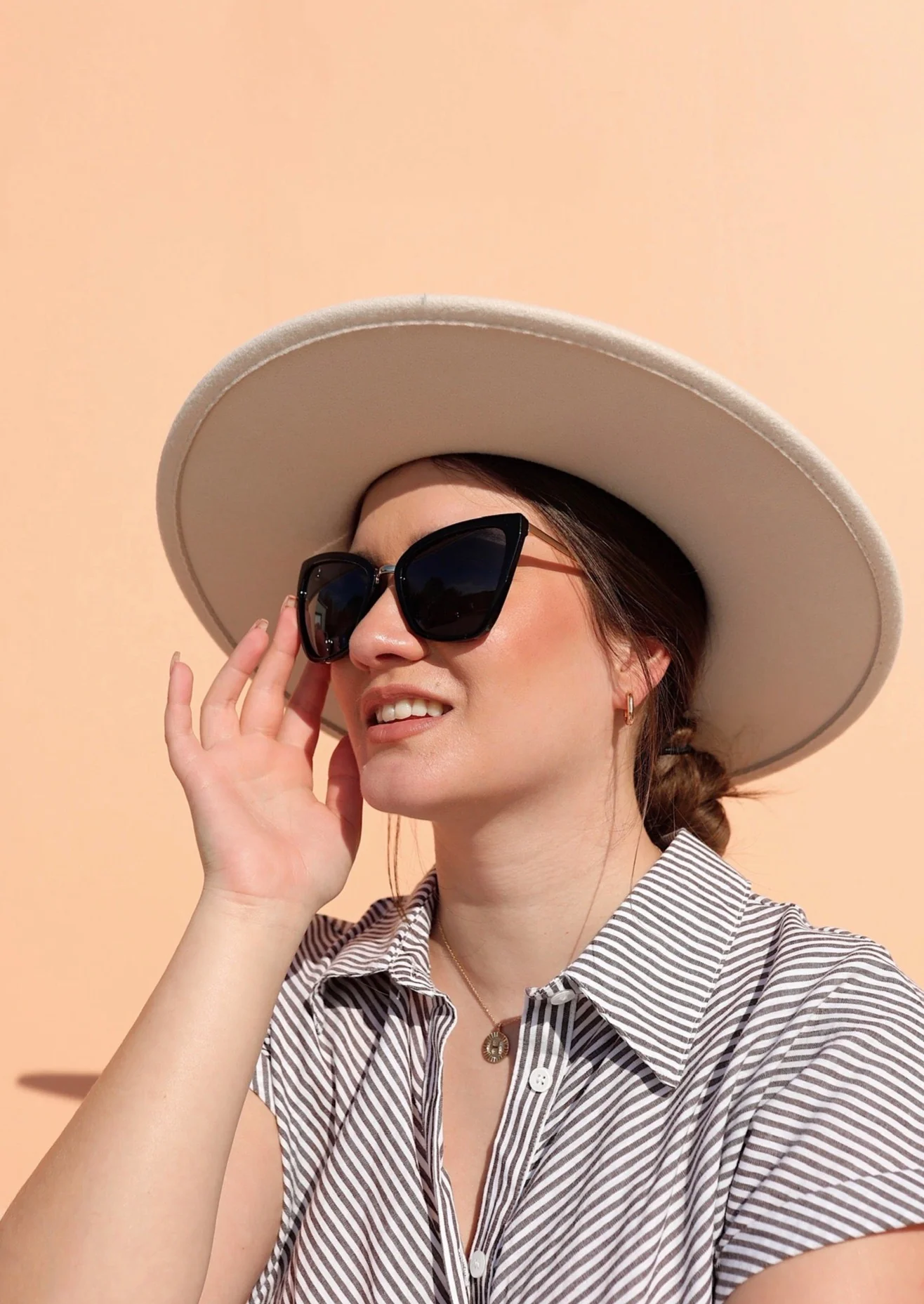 Catch My Eye Sunglasses - Image 5