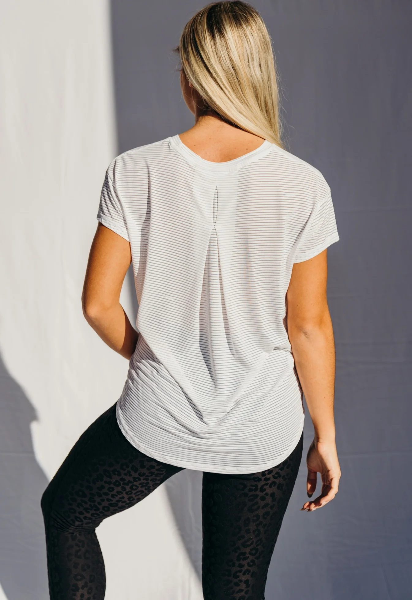 SIZE MEDIUM New Habits Active Top - Image 6